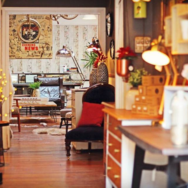 Mid-century furniture stores around London to keep in mind!