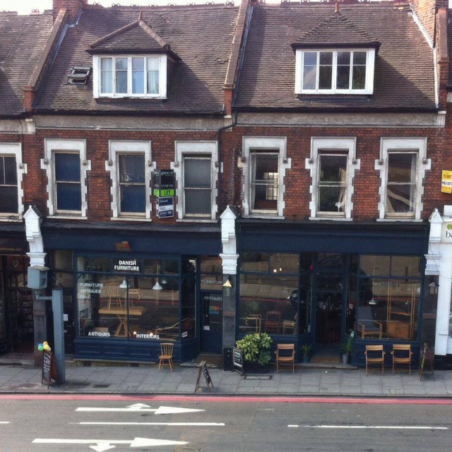 Mid-century furniture stores around London to keep in mind!